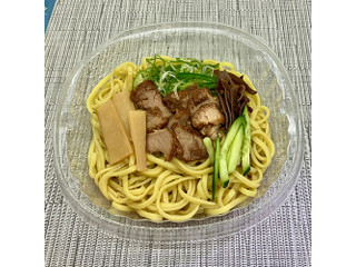 ファミリーマート 冷しまぜそば にんにく醤油だれ