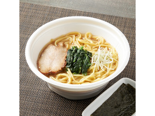 ファミリーマート 横浜家系豚骨醤油ラーメン（ファミリーマート
