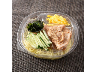 ファミリーマート 極旨！冷し麺 萬福監修 とりごま冷し中華 ごまだれ
