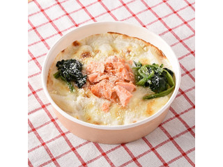 ファミリーマート 鮭とほうれん草のクリームグラタン