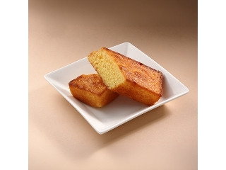 ファミリーマート パウンドケーキ デーリィ牛乳使用