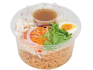 ローソン パリパリ麺のサラダ