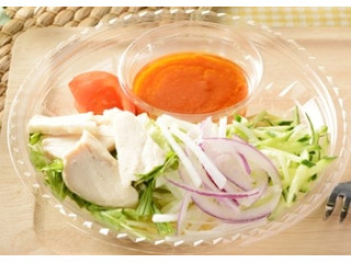 ローソン 1食分の野菜が摂れる蒸し鶏の冷製パスタ