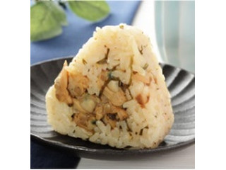 ローソン おにぎり屋 瑞穂のだし浸みる海鮮炊き込みご飯おにぎり
