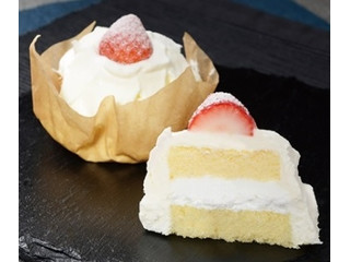 ローソン Uchi Cafe’ Specialite 雲泡クリームの苺ショート