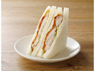 ローソン とりサンド 骨付鳥味