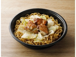 ローソン スパイシー塩焼そば 骨付鳥味