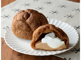 ローソン Uchi Cafe’ 大きなチョコシュー チョコクリーム＆ホイップ