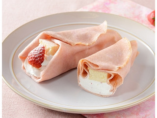 ローソン Uchi Cafe’ いちごとチーズケーキのクレープ