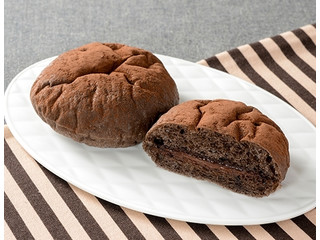 ローソン もっちりとした黒いチョコパン