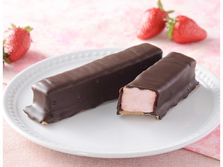 ローソン Uchi Cafe’ ご褒美スティックケーキ ぷにふわ生マシュマロ いちご