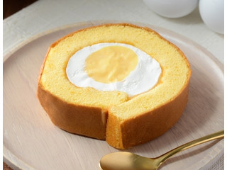 ローソン Uchi Cafe’ たまごのふわほわロールケーキ