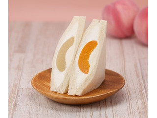 ローソン 白桃 黄桃サンド