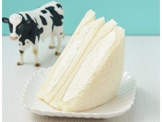 ローソン MILK監修 たっぷり生クリームサンド
