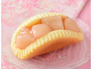 ローソン Uchi Cafe’ ごろっと1／2個分！桃のオムレット