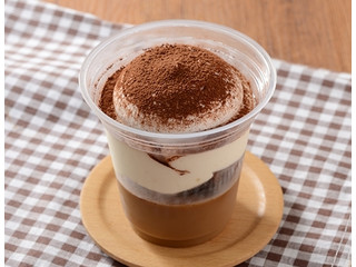 ローソン Uchi Cafe’ ティラミスパフェ