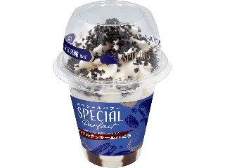 赤城 スペシャルパフェ トリプルクッキー＆バニラ