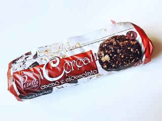 神戸物産 チョコ＆ココアとヘーゼルナッツのグラノーラビスケット