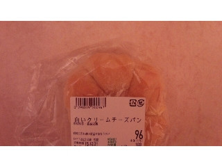 マルエツ 白いクリームチーズパン