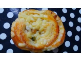 ドンク 青森りんごとクルミのシナモンロール