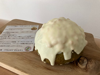 17SURF BAGEL 抹茶クリームクランブルホワイトチョコ