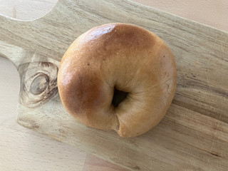 arcus bagel 黒糖ラムレーズンチーズケーキ