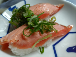 にぎりの徳兵衛 サーモンねぎ塩炙り