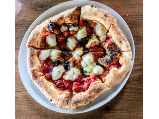 ベーカリー エピ マルゲリータピザ