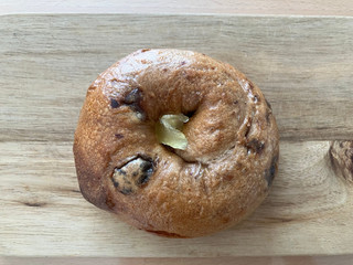 まるなかベーグル シナモンレーズン 蜜りんごクリームチーズ