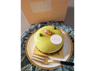 LESS ピスタチオケーキ