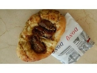 鶏とネギのフォカッチャ 柚子胡椒風味