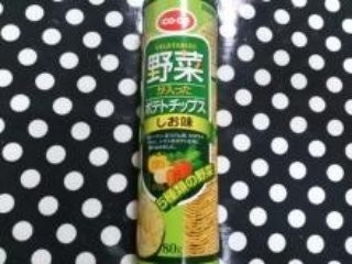 野菜が入ったポテトチップス しお味