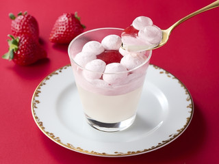 モンテール 小さな洋菓子店 ICHIBIKO・苺ミルクプリン