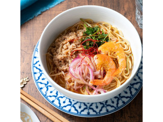 成城石井 自家製 ココナッツクリームで仕立てた濃厚トムヤムヌードル