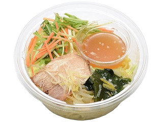 セブン-イレブン ゆず塩ドレッシングで食べるサラダラーメン