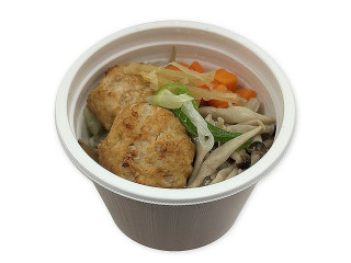 セブン-イレブン 鶏つくねと野菜の生姜鶏だしスープ
