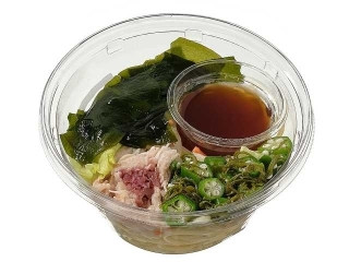 蒸し鶏とオクラのねばねばパスタサラダ