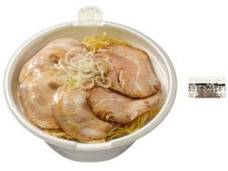 チャーシュー 中評価】セブン-イレブン 熟成ちぢれ麺のチャーシュー麺の感想