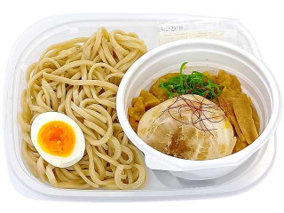 セブン-イレブン 煮干し豚骨醤油つけ麺 ほぐし昆布水付き（セブン