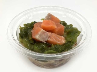 セブン-イレブン 醤油ジュレで食べる 三陸産めかぶとサーモン