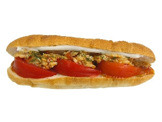 セブン-イレブン 徳島県産トマトとチキンのバゲットサンド