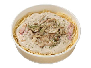 セブン-イレブン トリュフ香る 3種きのこのクリームパスタ