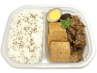 セブン-イレブン しみしみ牛肉豆腐のお弁当