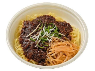 セブン-イレブン モチっと麺のコク旨ジャージャー麺
