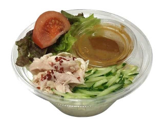 セブン-イレブン ごまダレで食べる蒸し鶏ラーメンサラダ