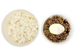 セブン-イレブン 温玉とりそぼろ丼