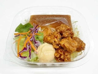 セブン-イレブン 甘辛鶏唐揚げのパスタサラダ