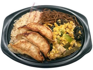セブン-イレブン 中華プレート 小松菜の中華玉子炒め＆餃子