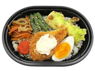 セブン-イレブン 5種おかずのもち麦わかめ御飯