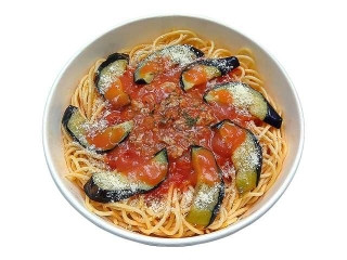 セブン-イレブン 道産ナスと挽肉のピリ辛トマトソースパスタ
